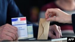 Glasanje na izborima u Francuskoj