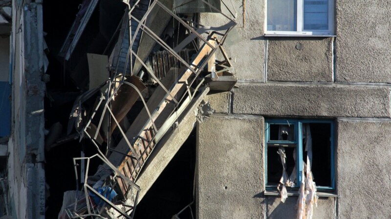 Најмалку осум загинати при уривање на зграда во Русија