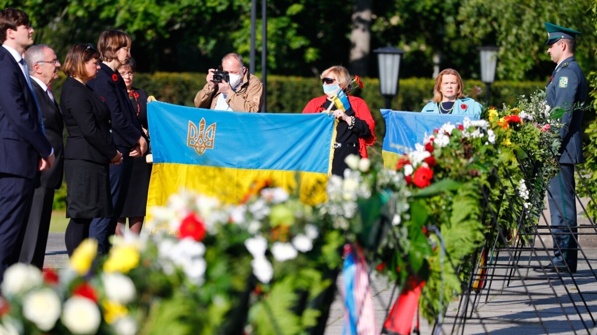 Влада Берліна заборонила українську символіку на заходах 8-9 травня – медіа