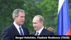 Президент РФ Владимир Путин и президент США Джордж Буш