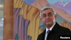 За попередніми офіційними даними, на виборах до парламенту Вірменії перемагає владна Республіканська партія президента Сержа Сарґсяна, набравши майже 50% голосів виборців