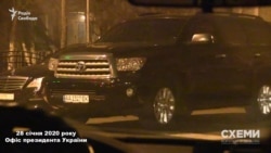 У той же час на вулиці Банковій знімальна група зафіксувала автівки, якими користується мер Кличко