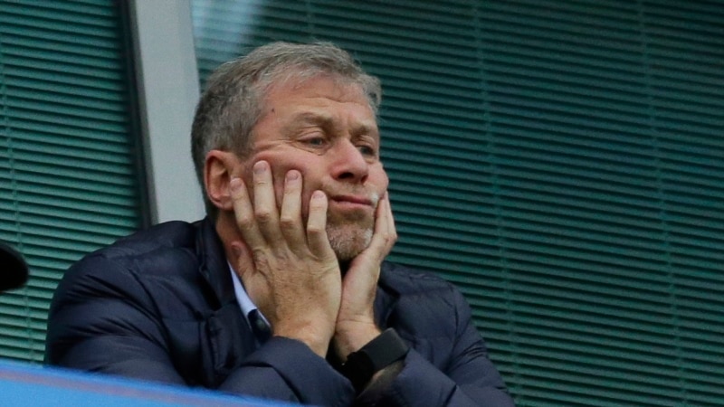 Ruski oligarh Abramovič prepušta kontrolu nad fubalskim klubom Chelsea 