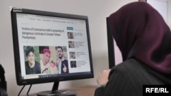 Illusztráció: irániak tömegeit dühítette fel a készülő törvény, amely tovább szigorítaná – akár el is lehetetlenítené – az internet használatát