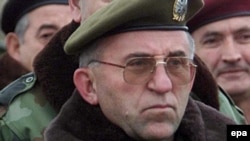 Lazarevic inspects Serb positions near the Serbian-Kosovar border town of Bujanovac in November 2000.