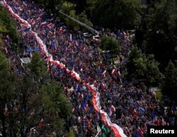 Антиурядова акція протесту у Варшаві. 7 травня 2016 року