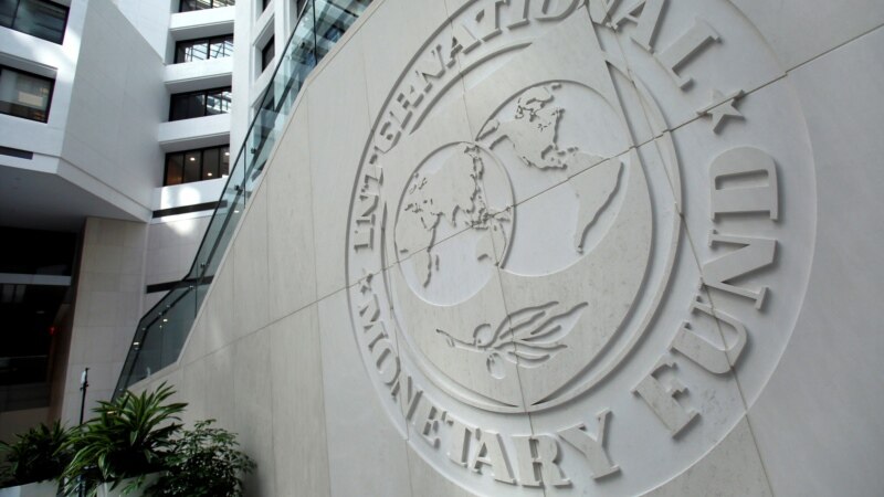 Oprezne pohvale MMF-a Srbiji