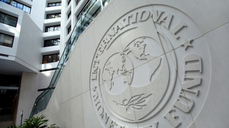Experți despre posibile teme în negocierile dintre FMI și guvernul R.Moldova