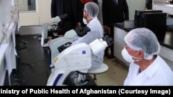 لابراتوار تشخیص ویروس کرونا در کابل