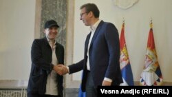 Fаjns i Vučić na uručenju državljanstva