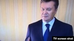 Украинаның биліктен кетірілген президенті Виктор Янукович телеарнаға сұхбат беріп тұр. 22 ақпан 2014 жыл.