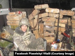 Андрій Грицан, боєць 80-ї ОДШБ у ДАПі. Січень 2015 року. Загинув під завалами