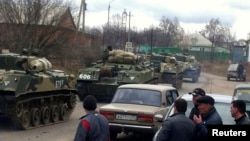 Российская военная техника на станции Веселая Лопань близ российско-украинской границы. 12 марта 2014 года.