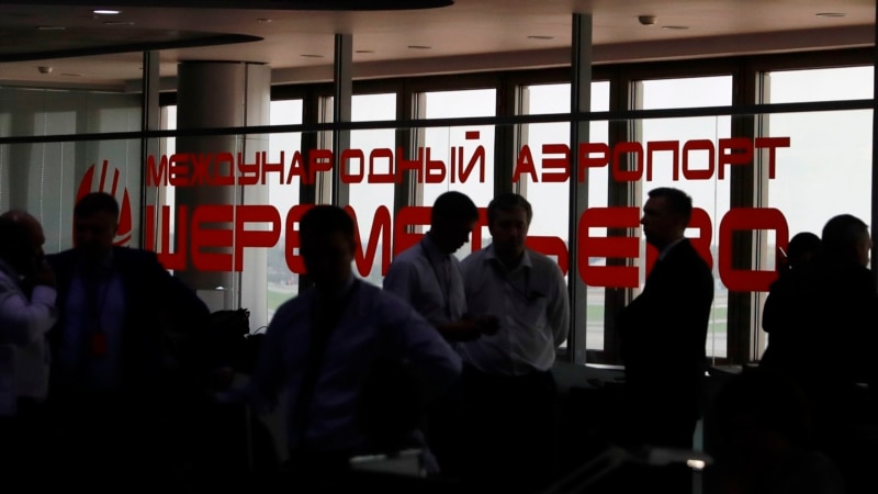 8 человек пострадали в московском аэропорту при эвакуации лайнера, совершавшего рейс в Ереван