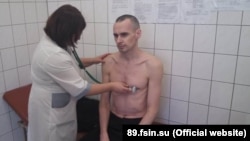 Олег Сенцов во время обследования в Лабытнангской городской больнице, 29 сентября 2018 года 