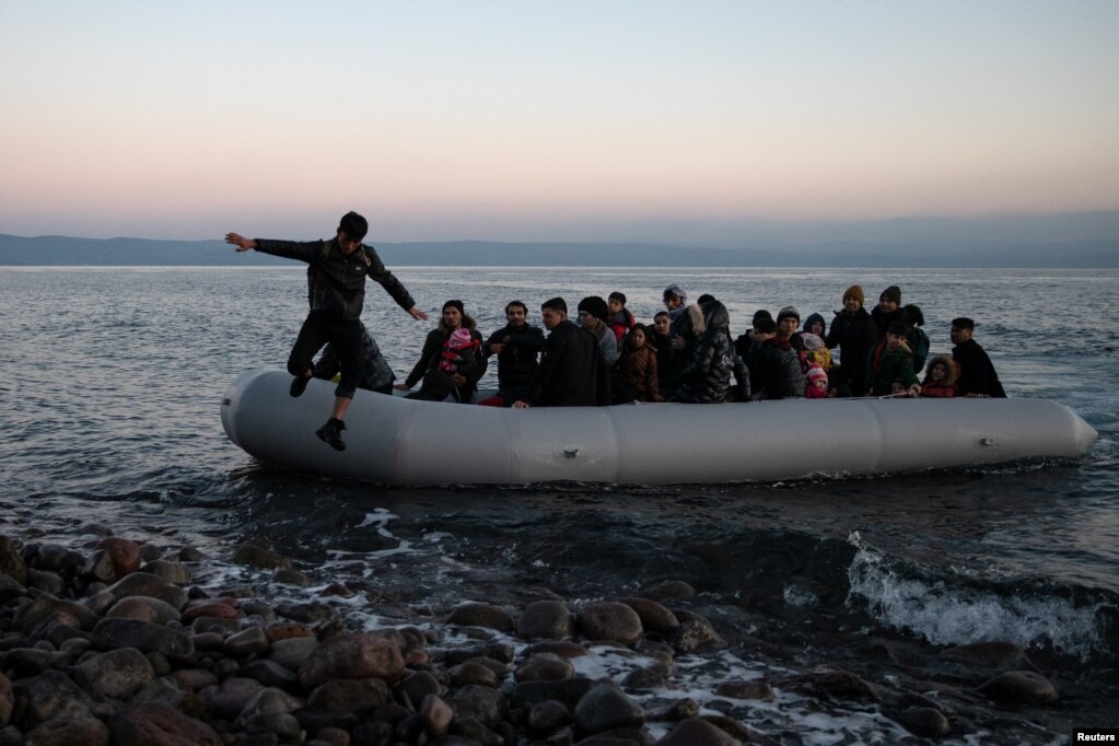 Переселенці з Афганістану біля берегів грецького острова Лесбос, 2 березня 2020 року