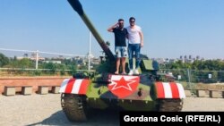 Tenk ispred stadiona 'Rajko Mitić' u Beogradu