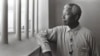 Нелсон Мандела (18.7. 1918 - 5.12. 2013) ТАРдын мурдагы апартеиддик режиминин абагында 27 жыл отурган.