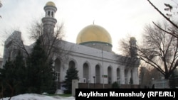 Алматы орталық мешіті. Көрнекі сурет.