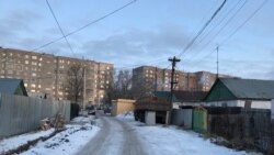 Частный сектор Соцгорода, часть жителей которого уже многие годы не имеет доступа к питьевой воде, расположен почти в центре Темиртау, рядом с многоэтажными домами. Карагандинская область, 24 ноября 2019 года.