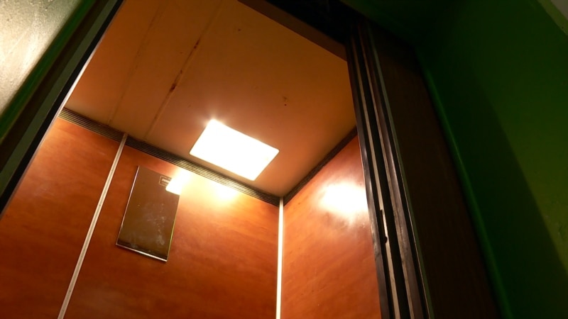 В Северной Осетии подрядчик сорвал замену лифтов