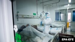 بیمار مبتلا به ویروس کرونا در یکی از شفاخانه های چین تحت معالجه قرار دارد