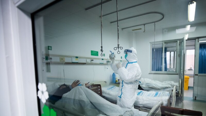 Kineski liječnik koji je prvi upozorio na koronavirus preminuo od infekcije