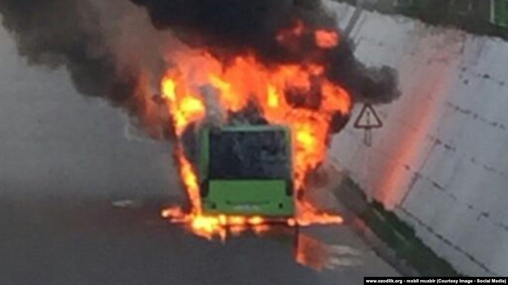 Дар Узбекистон мусофирбарҳоро мошини пулис ҳамроҳӣ мекунад