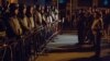 Учасників акції проти затримання «блокадників» торгівлі з ОРДЛО зустрів кордон бійців Нацгвардії біля Адміністрації президента України, Київ, 13 березня 2017 року