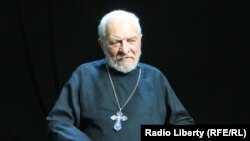Религиозный, общественный и политический деятель, диссидент, член Московской Хельсинкской группы отец Глеб Якунин