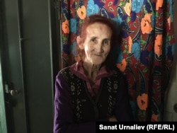 76-летняя Сакыш Суюншалиева, один из жильцов бывшего общежития по адресу улица Покатилова, 69/1. Уральск, 29 марта 2018 года.