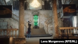 Церковь святой Анны в Петербурге, кадр из фильма