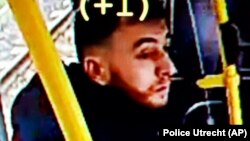 Гюкман Танис на фото, распространенном 18 марта 2019 года полицией нидерландского города Утрехт в связи с розыском его по подозрению в стрельбе в трамвае.
