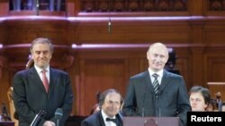 Valeri Gergiev și premierul Vladimir Putin la deschiderea Concursului Ceaikovski la 14 iunie la Moscova