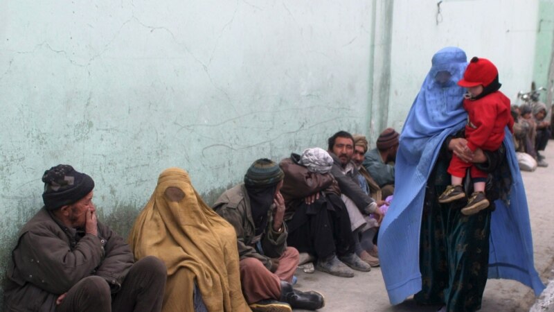 امریکا په افغانستان کې له بې‌وزلو سره ۴۹ میلیونه ډالره مرسته وکړه