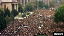 Demonstracije ispred Skupštine u Beogradu 5. oktobra 2000. godine