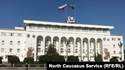 Настроенный на обновление Васильев дал слабину, назначив вице-премьером главу администрации Рамазана Абдулатипова