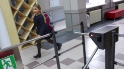 Bakıda özəl liseydə güllələnmə: Məktəblər təhlükəsizdirmi? 