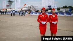 Бортпроводницы российской авиакомпании «Аэрофлот». Московская область, 18 июля 2017 года.