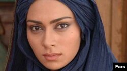 Iranian actress Pegah Ahangarani is the daughter of actress and director Manijeh Hekmat and movie director Jamshid Ahangarani.