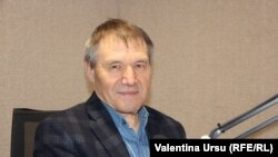 Comentatorul politic Nicolae Negru în studioul Europei Libere din Chișinău