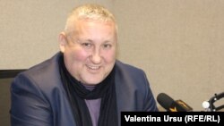 Nicolae Tudoreanu în studioul Europei Libere la Chișinău