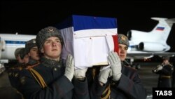 Шоми 20 декабр ҷасади Карловро аз Анкара ба фурудгоҳи Внуково оварданд