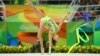 Ганна Різатдінова демонструє вправу зі стрічкою