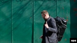 Алексей Навальный покидает спецприемник №2 в Хорошево-Мневниках после 15 суток административного ареста