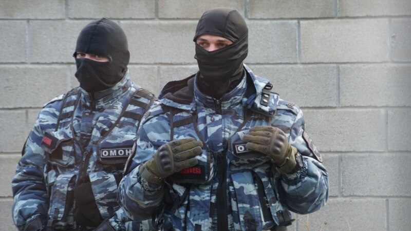 В Москве неизвестные в масках ворвались в съемную квартиру уроженки Кабардино-Балкарии