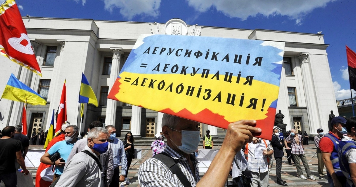 Омбудсманка прокоментувала виконання російськомовних пісень під час війни