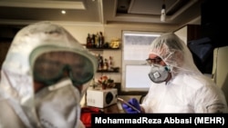 رئیس دانشگاه علوم پزشکی استان سمنان: «براساس آمار تاکنون ۳۰ درصد از مردم این استان به کرونا ویروس مبتلا شدهاند و ۷۰ درصد دیگر در معرض ابتلا به این ویروس قرار دارند».