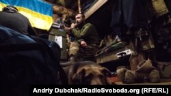 Блиндаж на позиции украинских военных на Донбассе