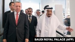 Presidenti i Turqisë, Recep Tayyip Erdogan së bashku me Mbretin Salman nga Arabia Saudite